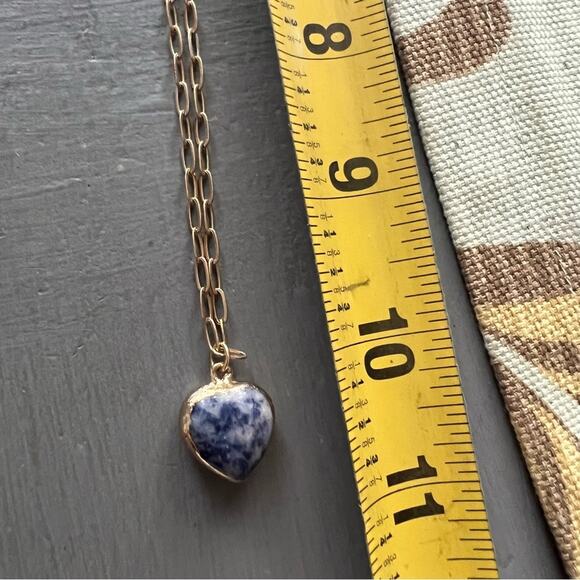 Canvas Gold Tone Chainlink Heart Pendant Necklace - Picture 5 of 6